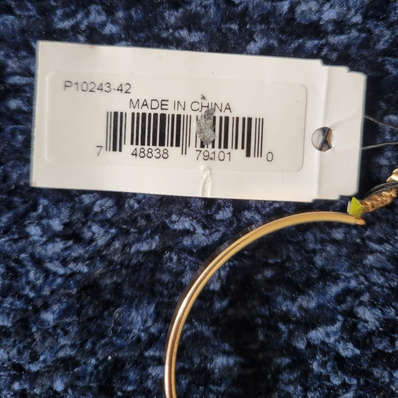 JUICY COUTURE Rose Gold Bangle Charm Bracelet - Heart Bee NWT - Picture 5 of 7